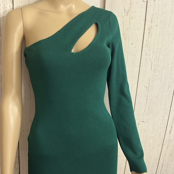 Better Be Emerald Green Sweater Dress
One shoulder Key hold bust Size large - Picture 2 of 6